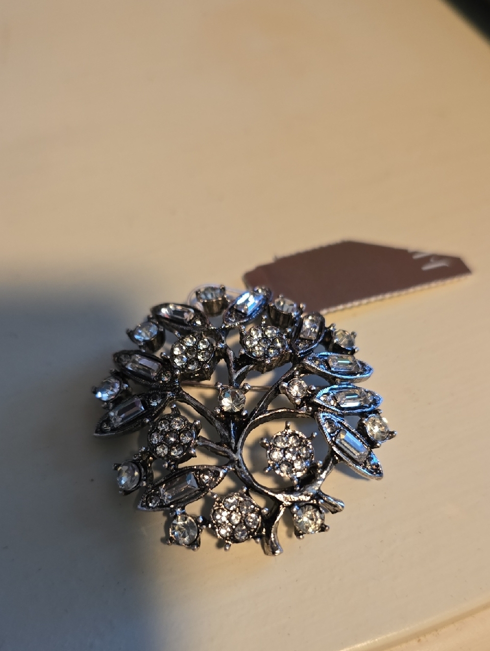NWT Stunning J Jill Rhinestone Floral Circle Brooch - Silver Sparkle - Picture 3 of 5